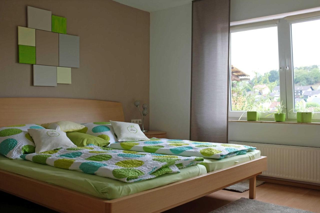 Ferienwohnung Im Paradies Momlingen Ngoại thất bức ảnh