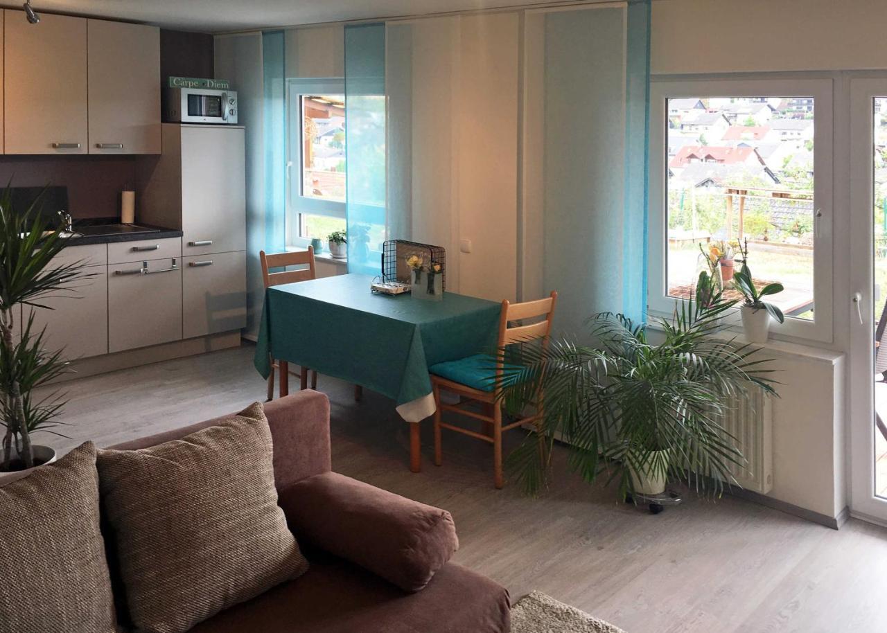 Ferienwohnung Im Paradies Momlingen Ngoại thất bức ảnh